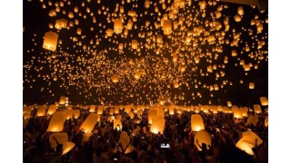 Tháng 11 du lịch Thái Lan chiêm ngưỡng sắc màu lung linh huyền ảo của lễ hội đèn trời Yi Peng